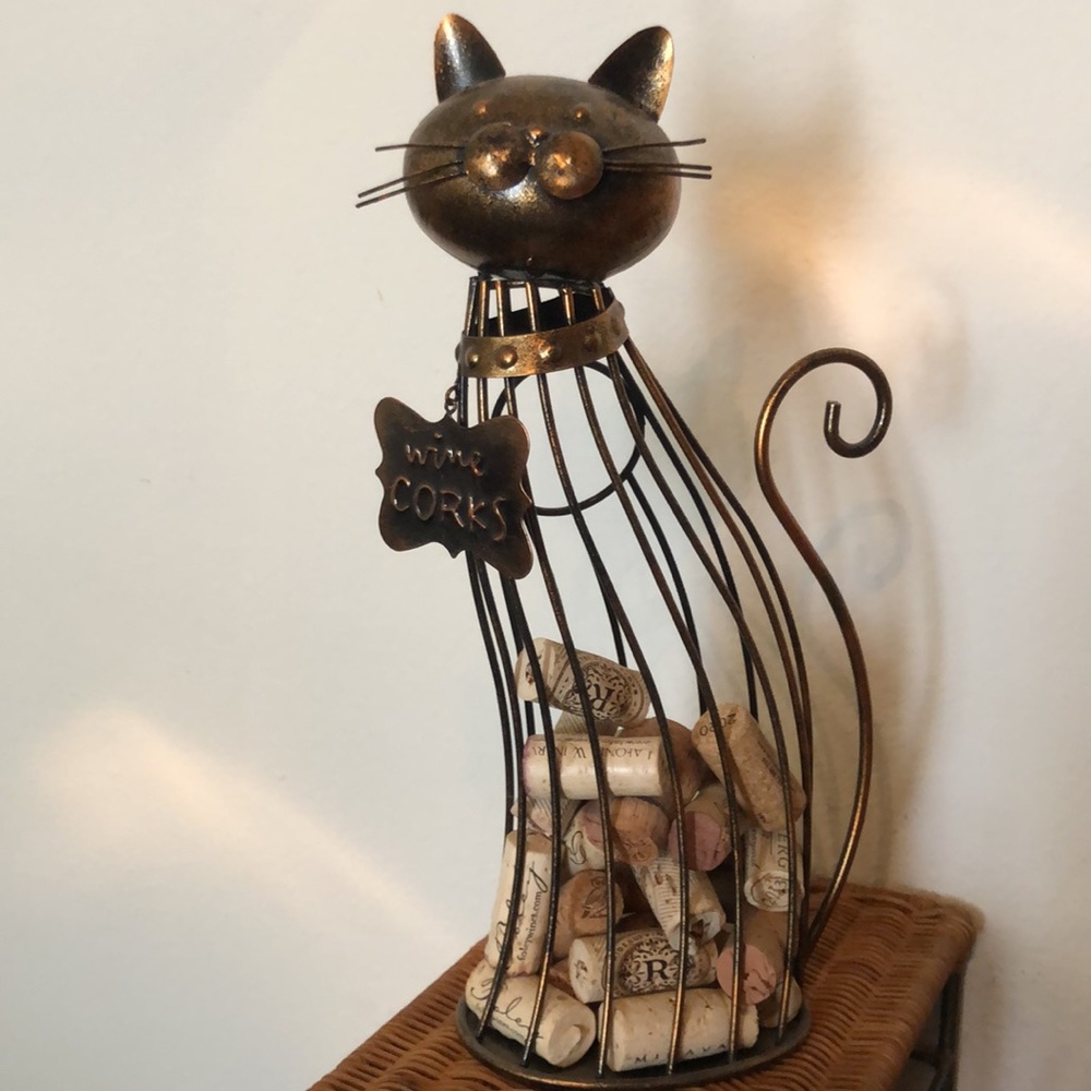 Wine corks keeper